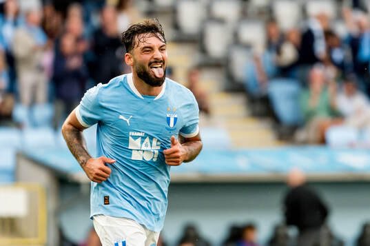Sead Haksabanovic of Malmö FF celebrates