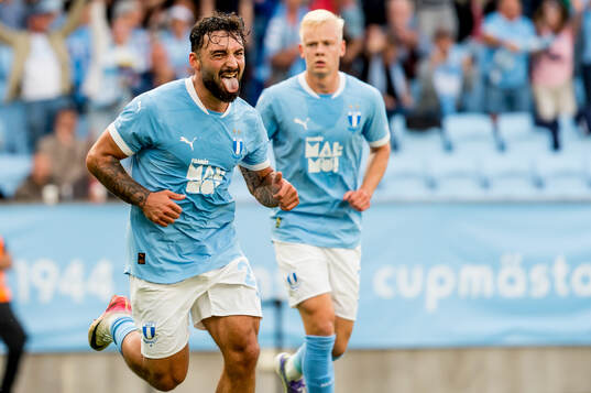 Sead Haksabanovic of Malmö FF celebrates