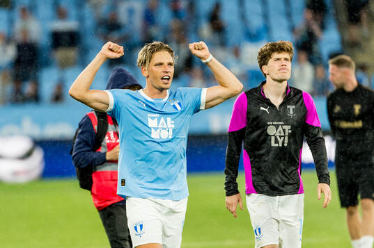 Jens Stryger Larsen of Malmö FF celebrates