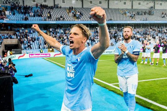 Jens Stryger Larsen of Malmö FF celebrates