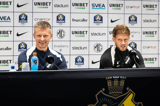 AIK head coach Mikkjal Thomassen and Anton Salétros