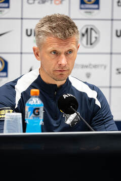AIK head coach Mikkjal Thomassen