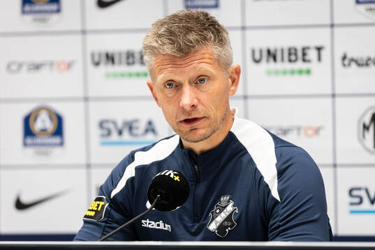 AIK head coach Mikkjal Thomassen