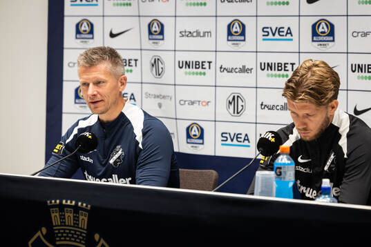 AIK head coach Mikkjal Thomassen and Anton Salétros