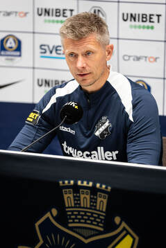 AIK head coach Mikkjal Thomassen