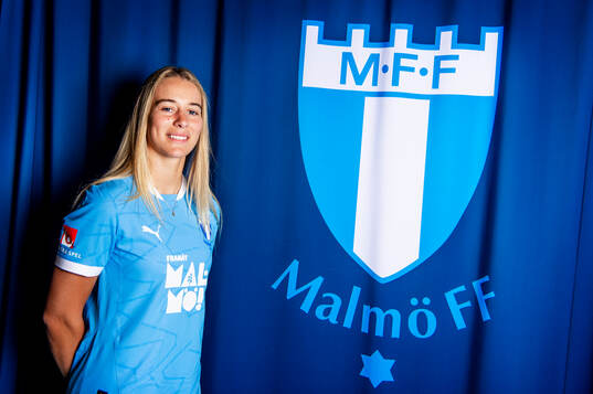 Malmö FF presenterar Courtney Nevin som ny spelare