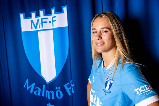 Malmö FF presenterar Courtney Nevin som ny spelare