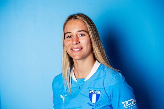 Malmö FF presenterar Courtney Nevin som ny spelare