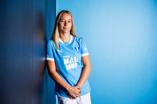 Malmö FF presenterar Courtney Nevin som ny spelare