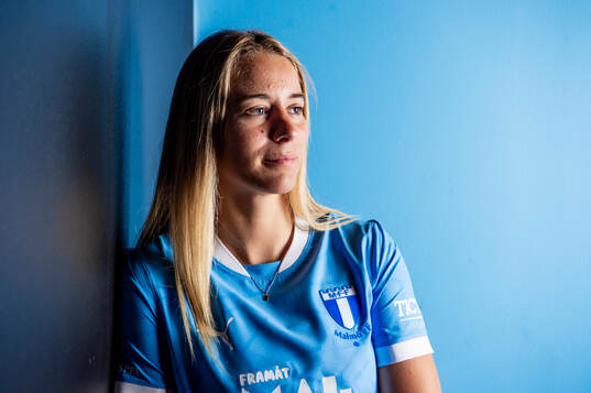 Malmö FF presenterar Courtney Nevin som ny spelare