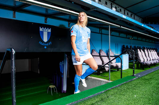 Malmö FF presenterar Courtney Nevin som ny spelare
