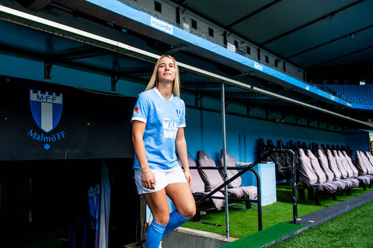 Malmö FF presenterar Courtney Nevin som ny spelare