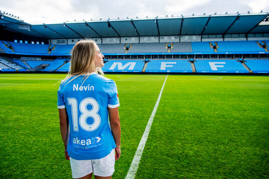 Malmö FF presenterar Courtney Nevin som ny spelare