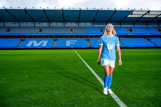 Malmö FF presenterar Courtney Nevin som ny spelare
