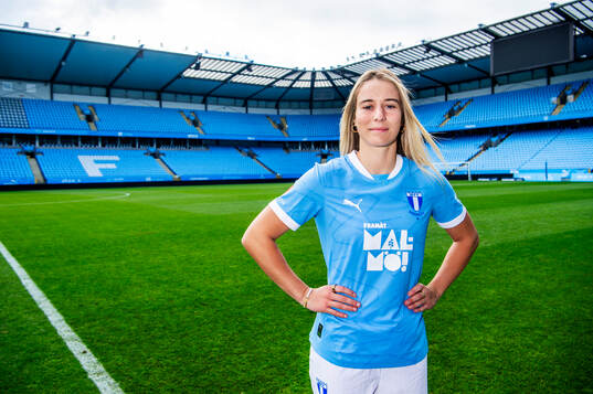 Malmö FF presenterar Courtney Nevin som ny spelare