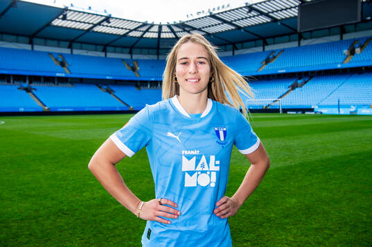 Malmö FF presenterar Courtney Nevin som ny spelare