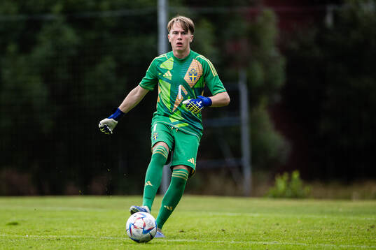 Målvakt Mika Hermenau