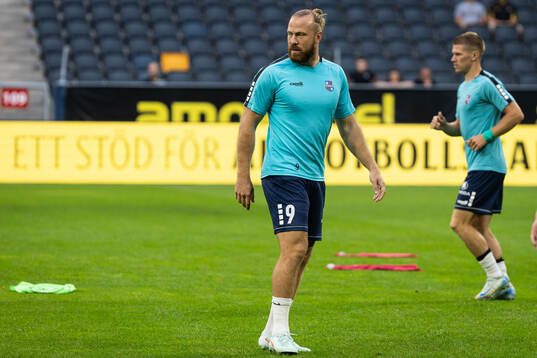 Henri Anier  of Paide Linnameeskond