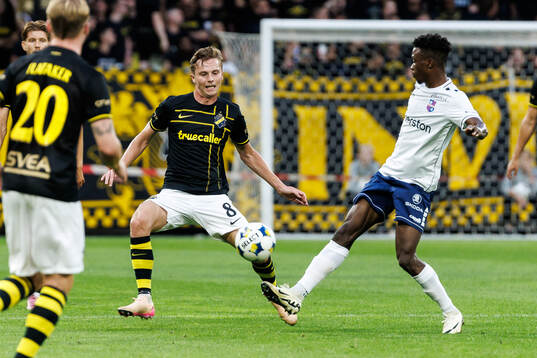 Johan Hove of AIK and Pa Abdou Cham of Paide Linnameeskond