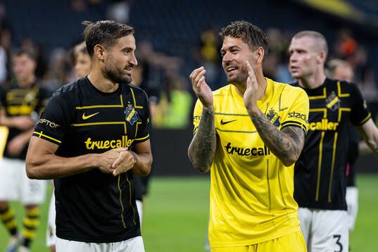 Sotirios Papagiannopoulos and goalkeeper Kristoffer