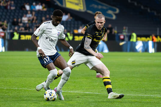 Pa Abdou Cham of Paide Linnameeskond against Thomas Poppler