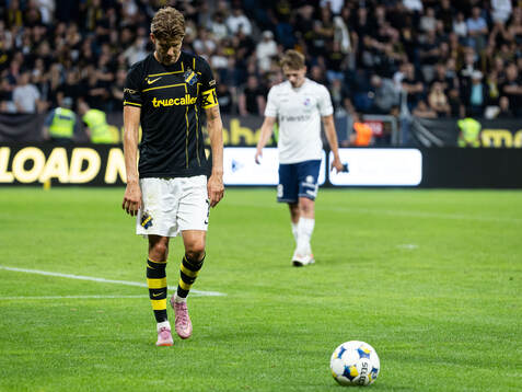 Anton Salétros of AIK dejected