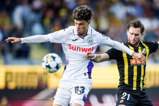 Tristan Degreef of Anderlecht and Adam Lundkvist of Häcken