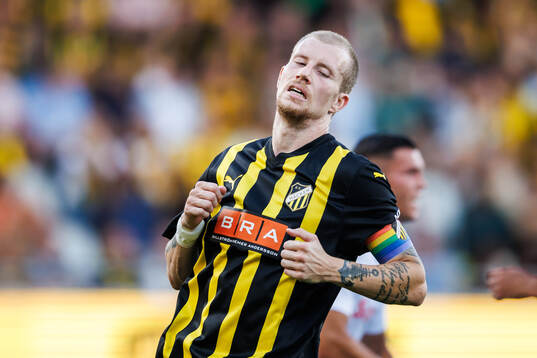 Simon Gustafson of Häcken looks dejected