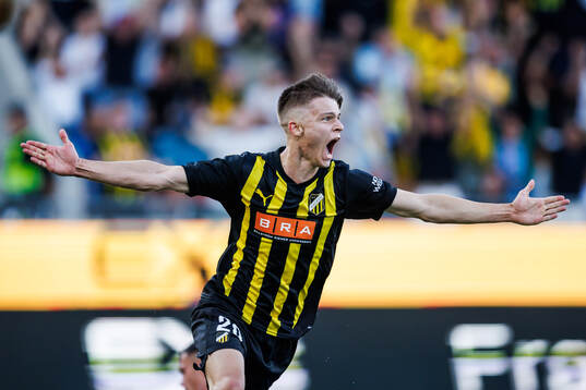 Adrian Svanbäck of Häcken celebrates