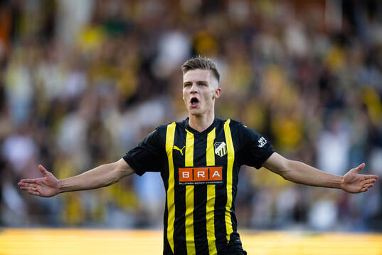 Adrian Svanbäck of Häcken celebrates