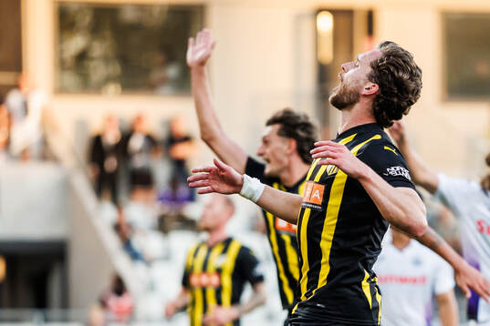 Adam Lundkvist of Häcken looks dejected