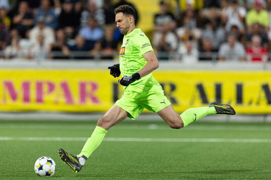 Goalkeeper Etrit Berisha of Häcken scores the decisive
