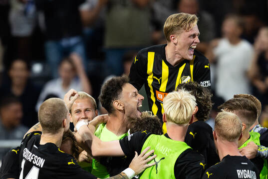 Players of Häcken celebrates