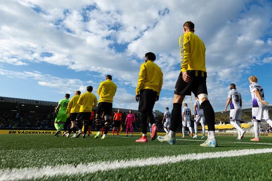 Players of Häcken and of Anderlecht