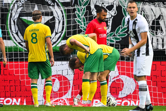 Victor Eriksson of Hammarby in pain