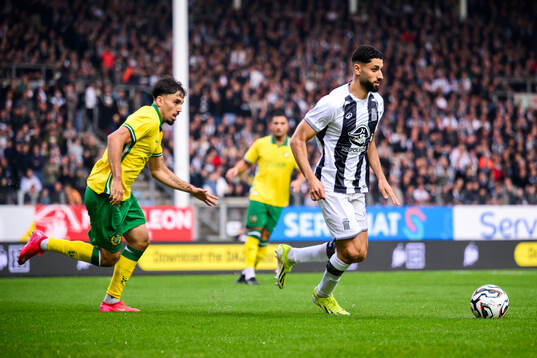 Sebastian Tounekti of Hammarby and Aiham Ousou of Sporting