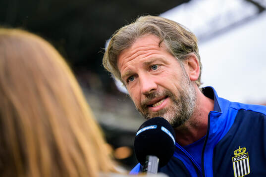 Coach Rik De Mil of Sporting Charleroi