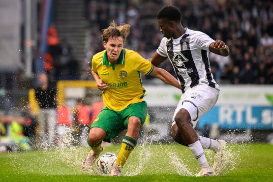 Hampus Skoglund of Hammarby and Check Keita of Sporting