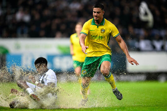 Check Keita of Sporting Charleroi  and Jusef Erabi of