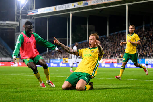 Victor Eriksson of Hammarby celebrates