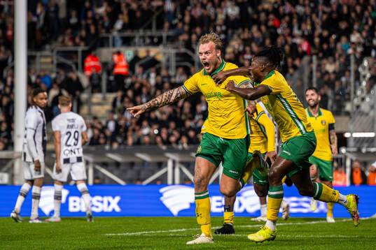 Victor Eriksson of Hammarby celeberates