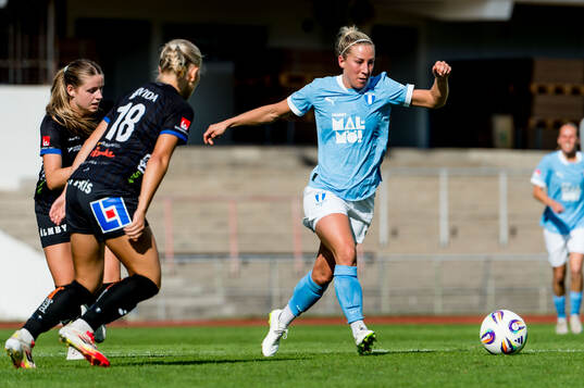 Malmö FFs Mia Persson och Växjö DFFs Helmi Raijas