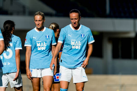 Malmö FFs Sanna Kullberg och Anna Plantin deppar