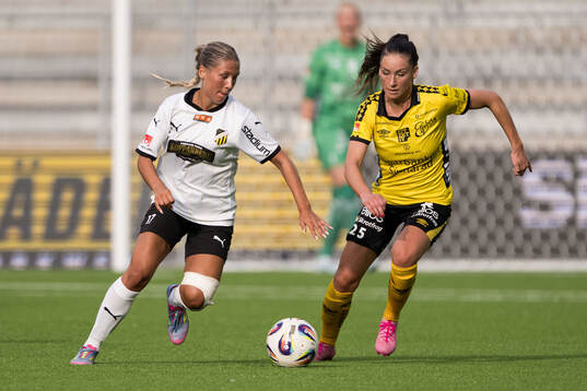 Häckens Novalie Jensen och Elfsborgs Izabella Bergström