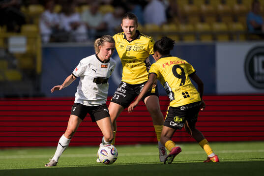 Häckens Nathalie Staaf och Elfsborgs Ellen Nilsson