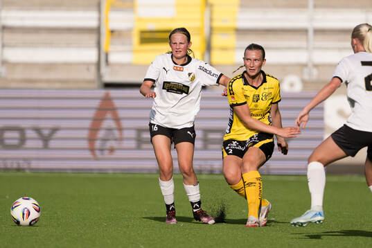 Häckens Wilma Lundström och Elfsborgs Selma Berggren