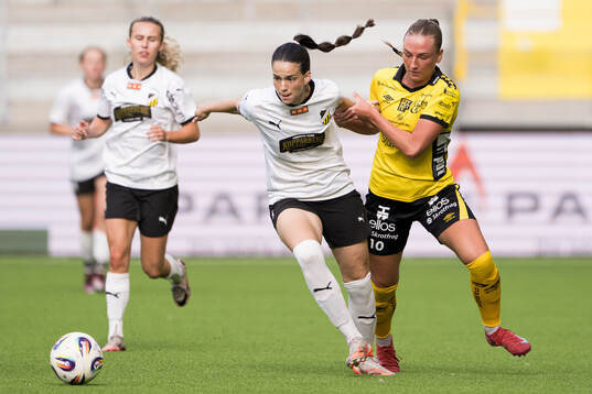Häckens Andrea Simonovic och Elfsborgs Stina Jensen