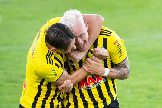IFK Hässleholms Alexander Sjöström har gjort 1-0 bakom