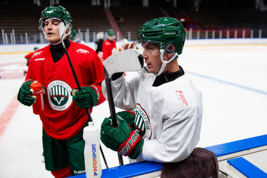 Frölundas Jacob Peterson och Jere Innala