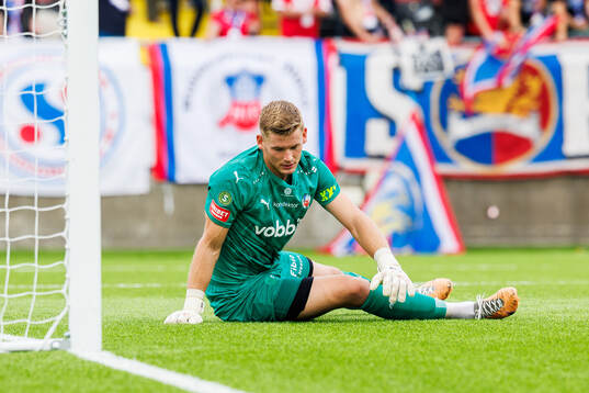 Helsingborgs målvakt Johan Brattberg deppar